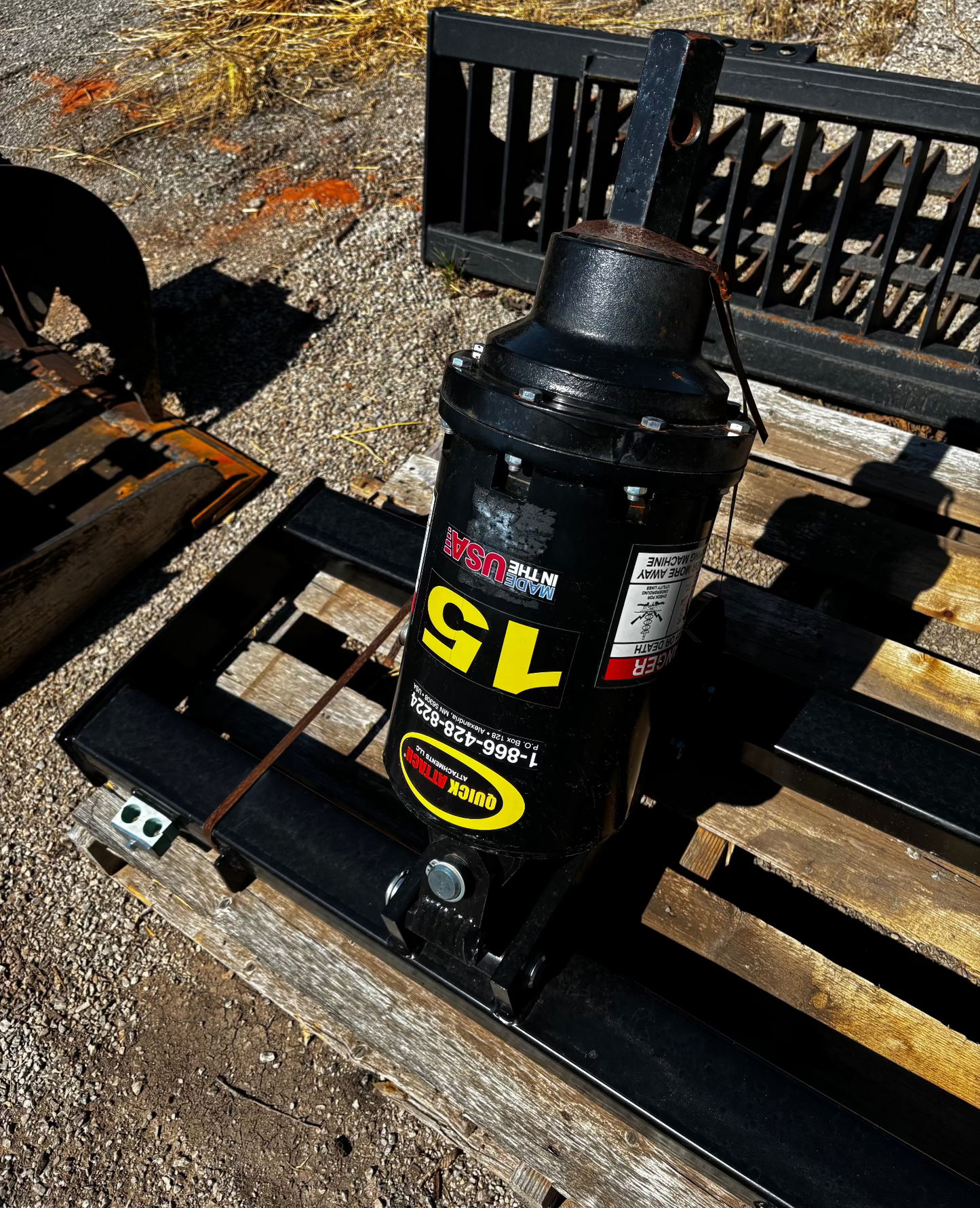 Quick Attach - Bore Pig 15PD Post Hole Digger with Hoses and Couplers