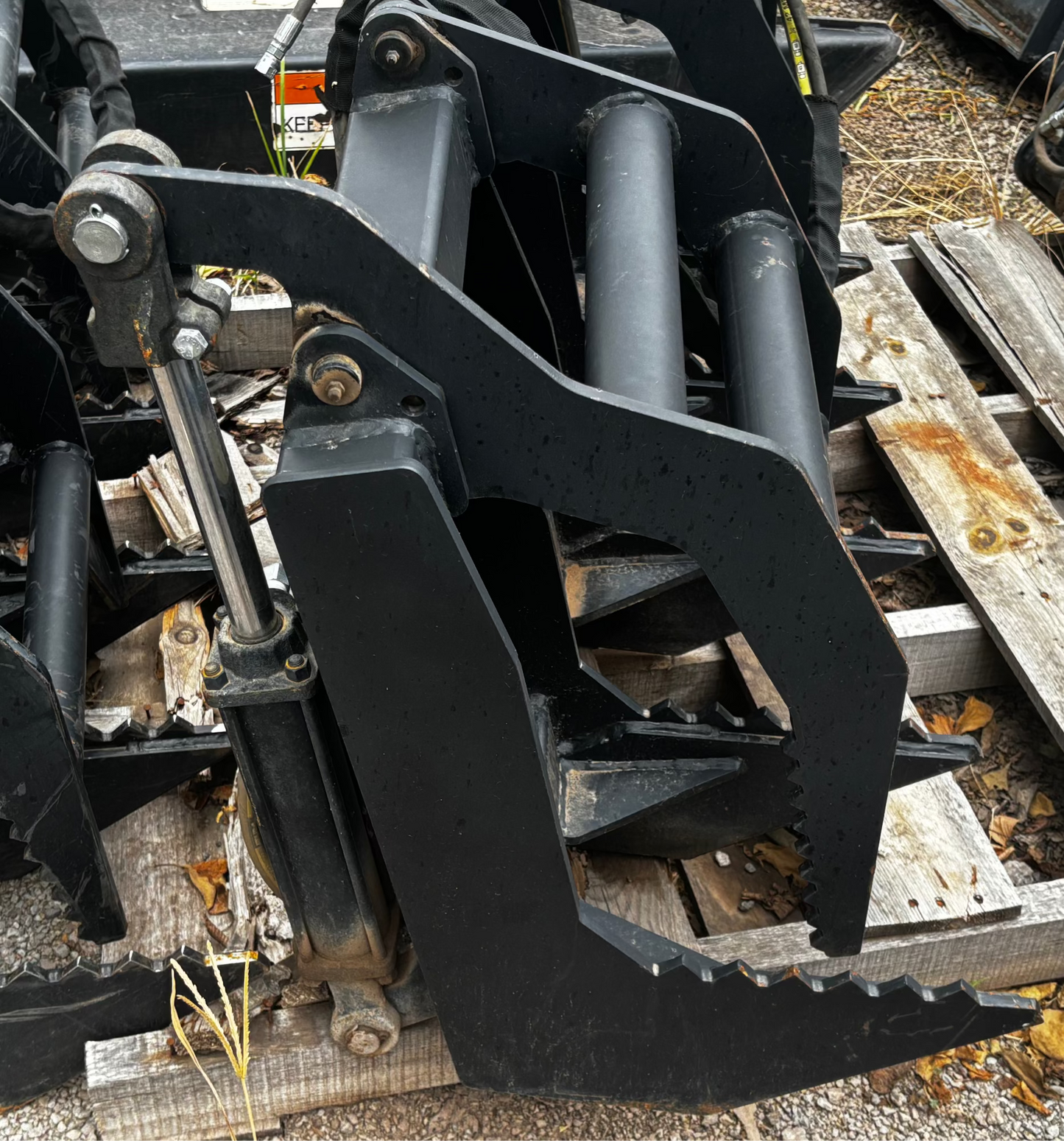 Quick Attach Verticle Root Grapple