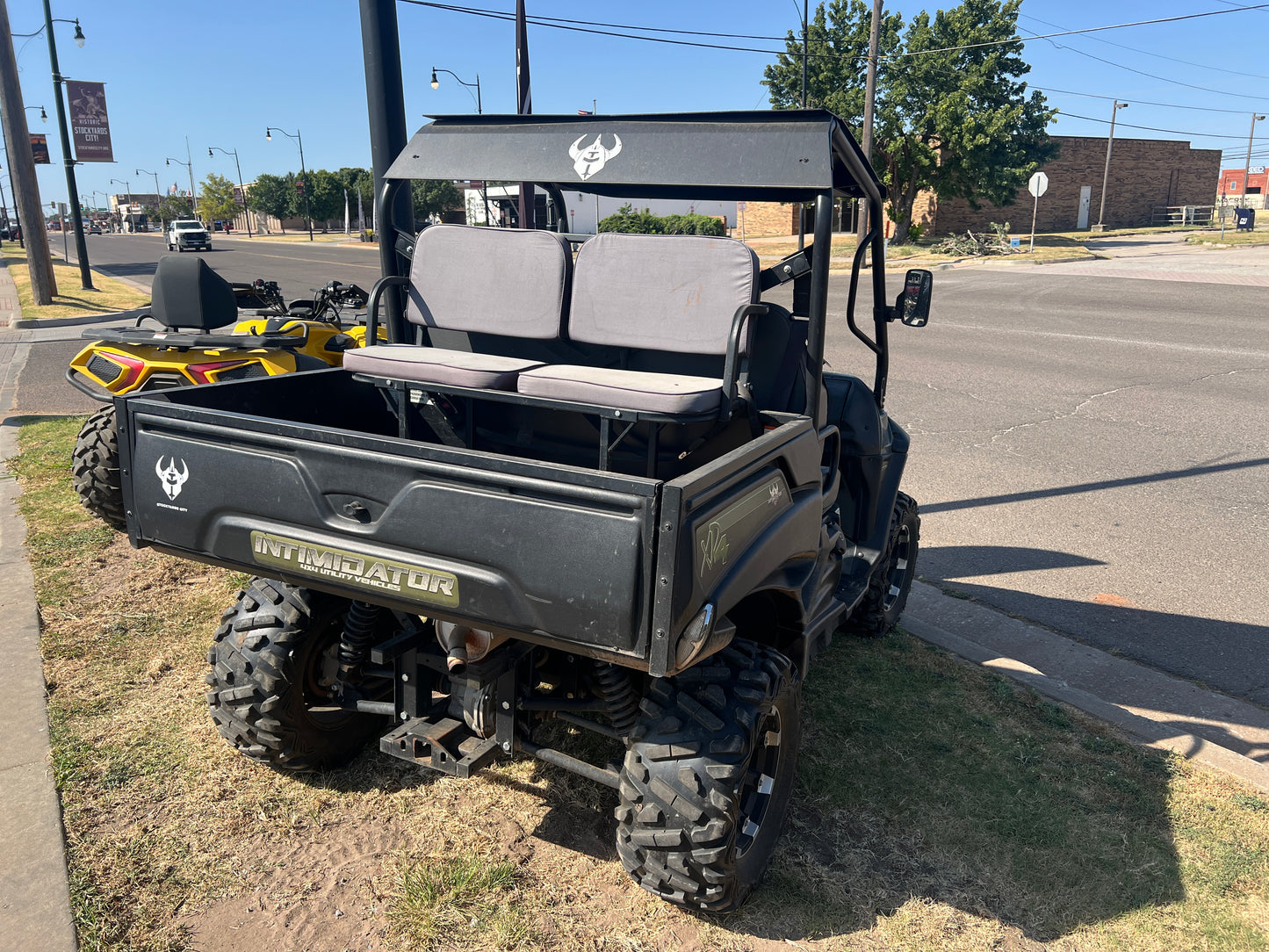 2018 Intimidator 800cc Classic 3 Seater UTV - XD4 Package *pre-owned*